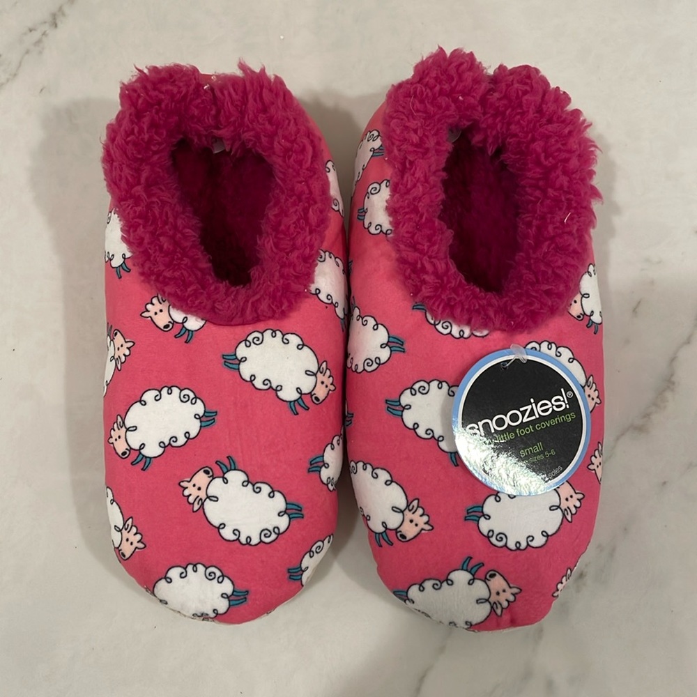 snoozies! cozy little foot coverings size small shoe sizes 5-6 NEW